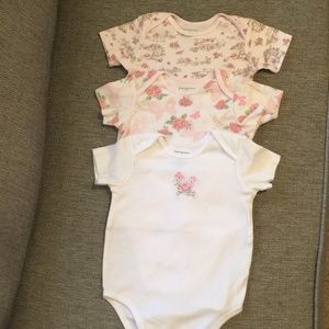 LIKE NEW Short Sleeved Onesie Bundle